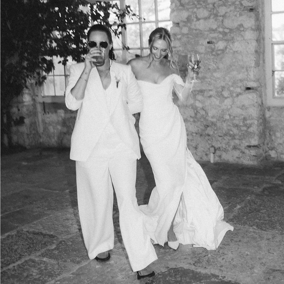 Nicolette - Picture 7 of 9